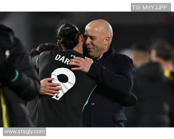 努涅斯在新赛季的崛起之路与球队未来的挑战与机遇分析