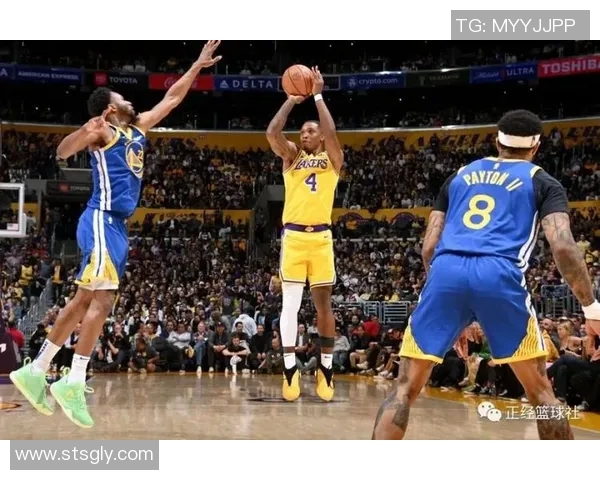 吉诺比利与湖人对决的经典瞬间回顾与战术分析