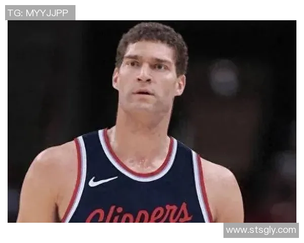 布鲁克洛佩斯的篮球生涯与成就分析:从新秀到全明星的蜕变之路 布鲁克洛佩斯的篮球生涯与成就分析:从新秀到全明星的蜕变之路